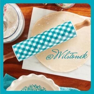 The Pioneer Woman Gingham Charming Check, Ceramic Rolling pin with Wood …